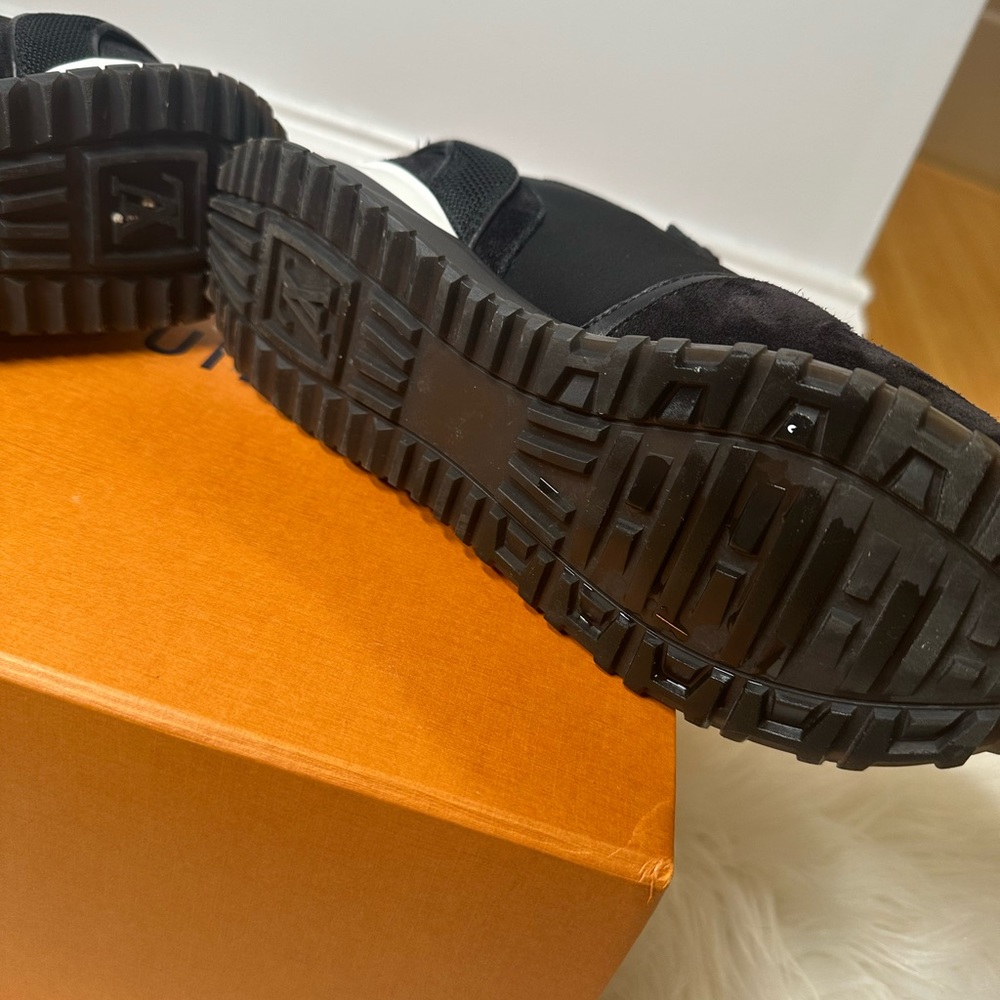 Louis Vuitton Run Away Sneakers - Picture 10 of 10